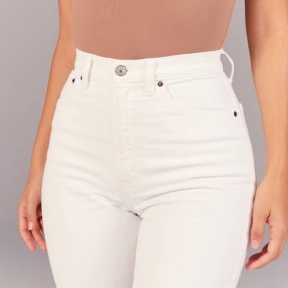 Abercrombie Ultra High Rise Flare Jean White 4R 27W NWOT - Picture 3 of 3